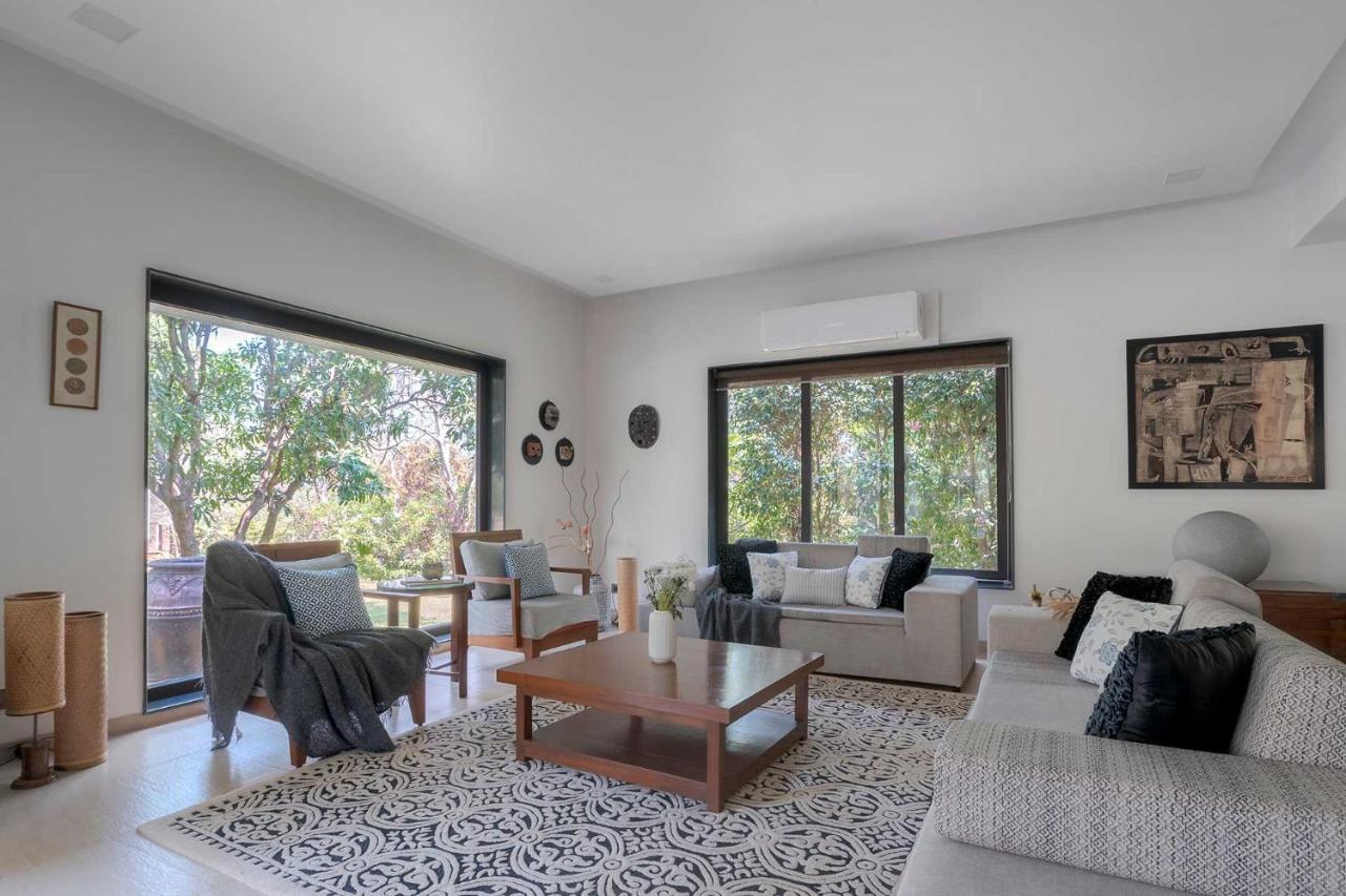 The Leaf By Stayvista - An Enchanting Escape Offering A Pool, Terrace, Lush Lawn, Contemporary Interiors, And Indoor Games Alībāg Εξωτερικό φωτογραφία