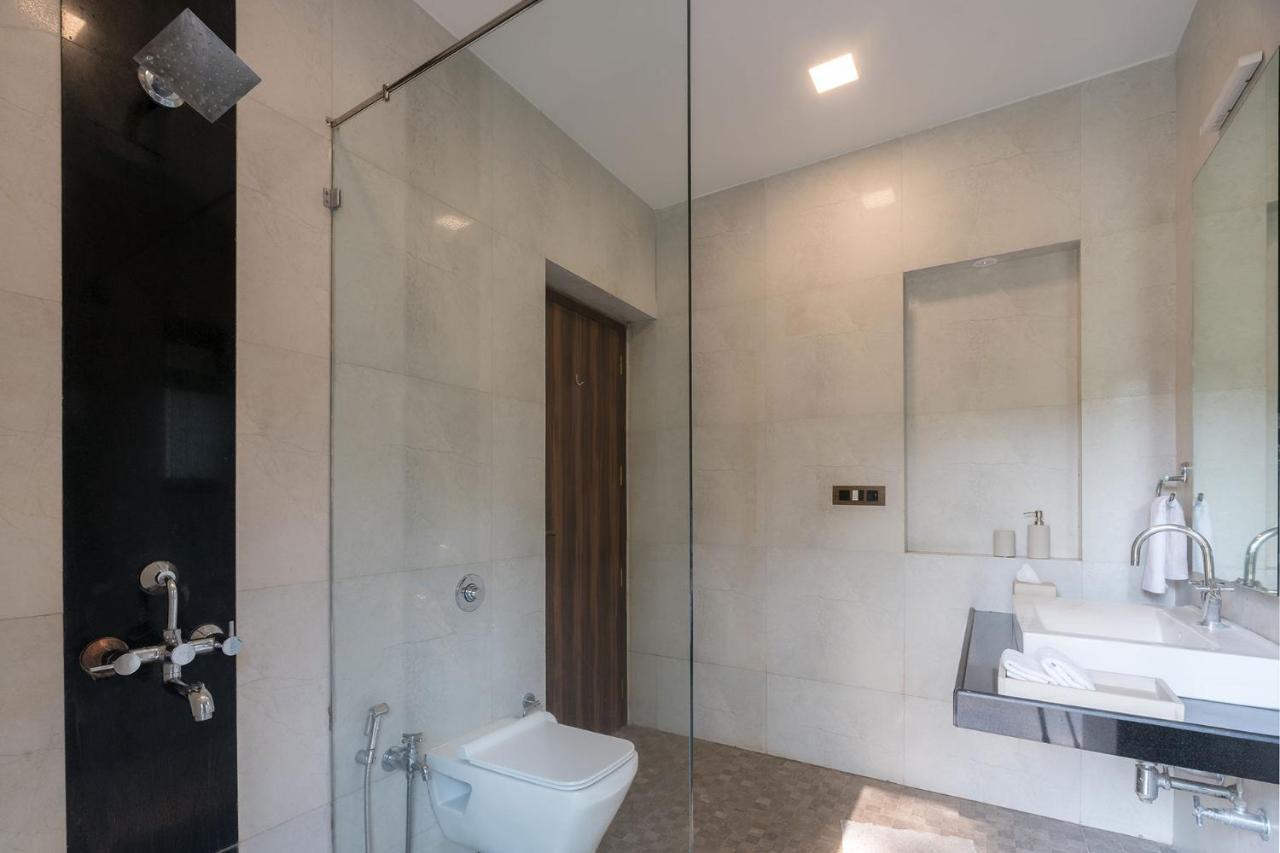 The Leaf By Stayvista - An Enchanting Escape Offering A Pool, Terrace, Lush Lawn, Contemporary Interiors, And Indoor Games Alībāg Εξωτερικό φωτογραφία